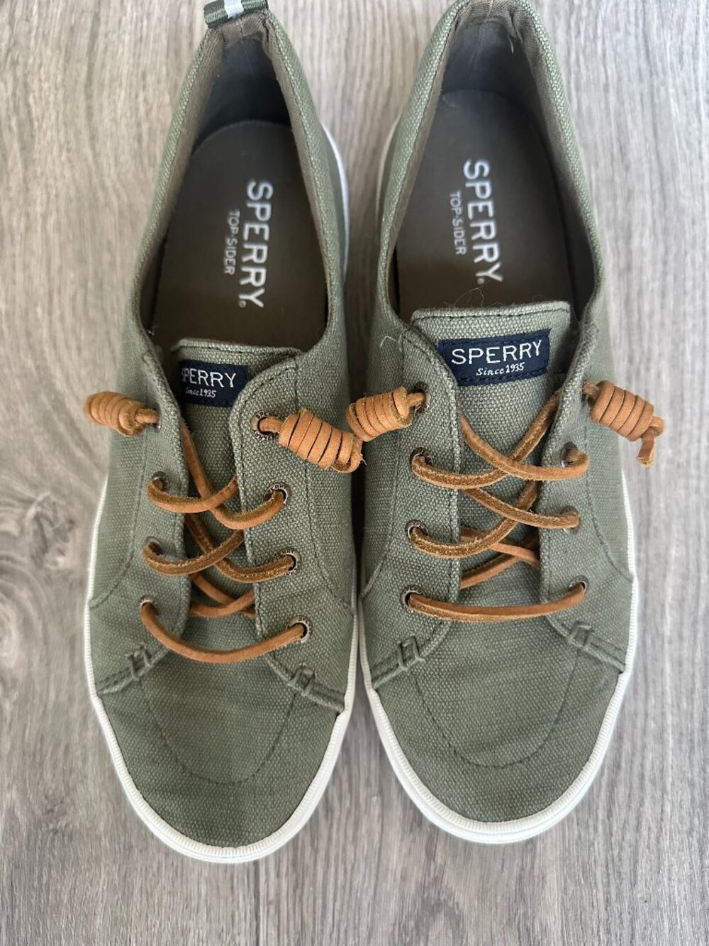 Sperry Crest Vibe Sneakers in Green Women's Size 9.5